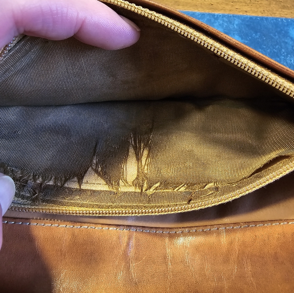 Authentic Gucci Wallet - Picture 16 of 16